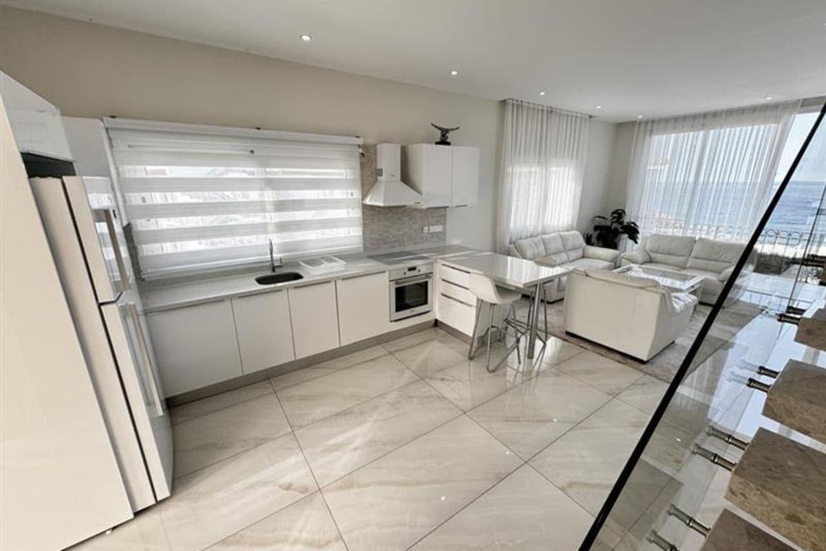 Sea Magic Royal E6 3