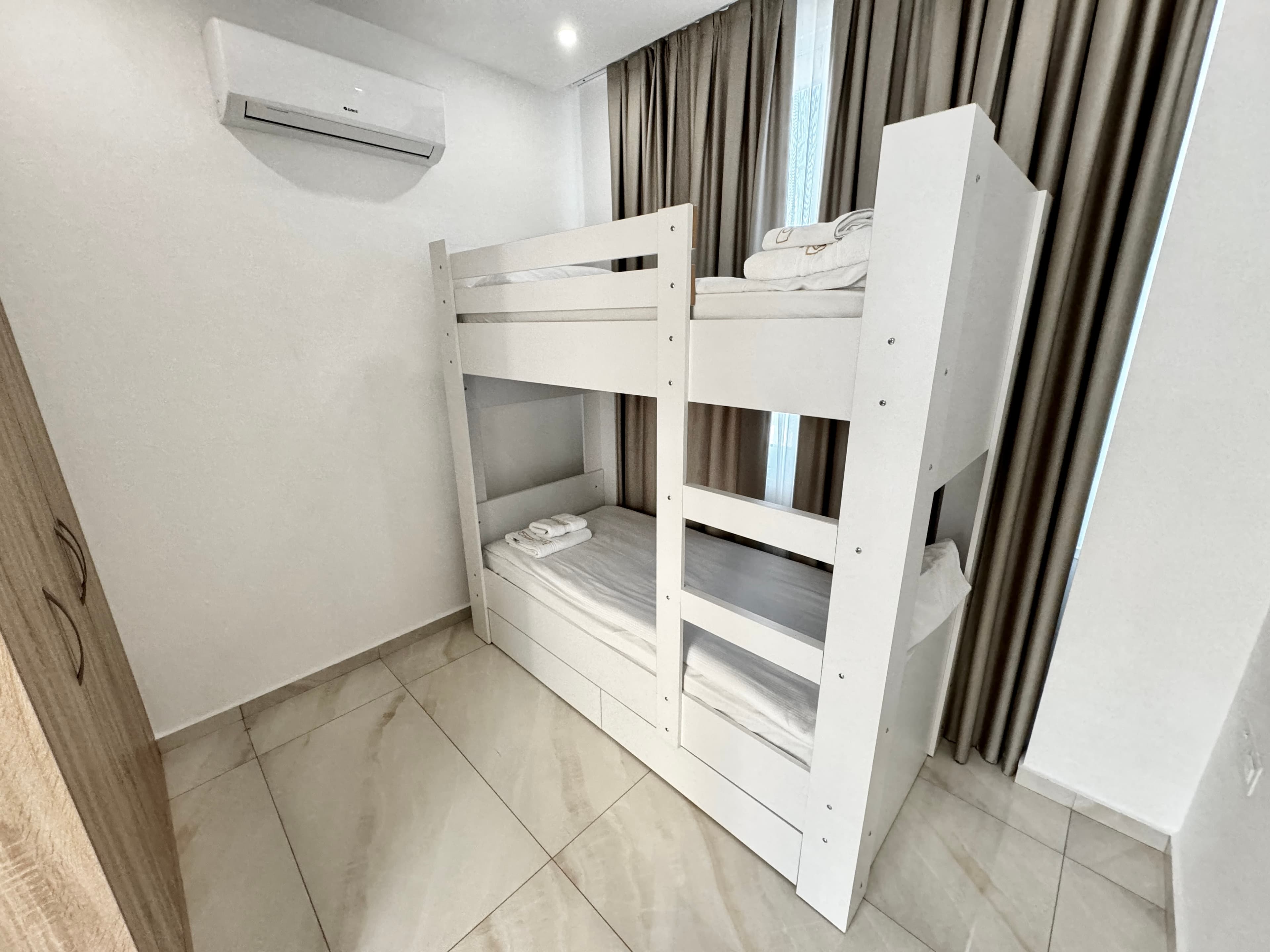 Sea Magic Royal E6 5